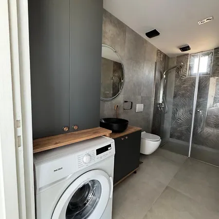 Previllage Red 9-10-11 Apartment