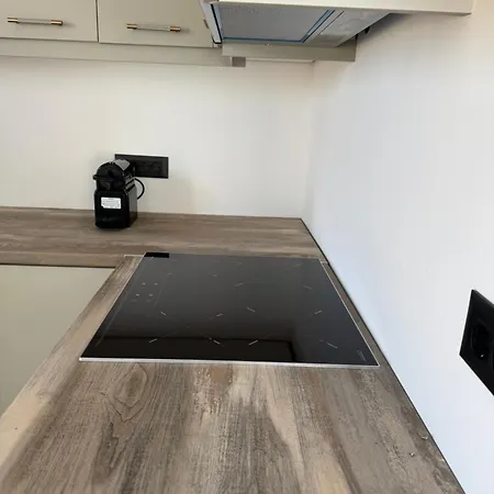 Previllage Red 9-10-11 Apartment *