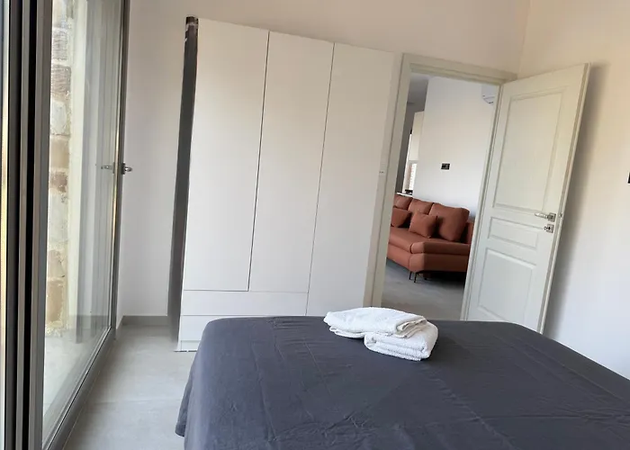 Previllage Red 9-10-11 Apartment *